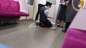 Японец напал с ножом на пассажиров метро из-за "счастливых женщин"