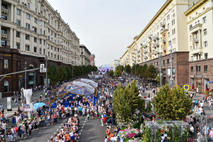 Собянин заявил, что в Москве пока не планируют возобновлять масштабные праздники
