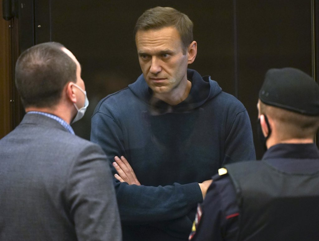 Депутат КПРФ: Навального нельзя считать политзаключённым из-за связи с Западом