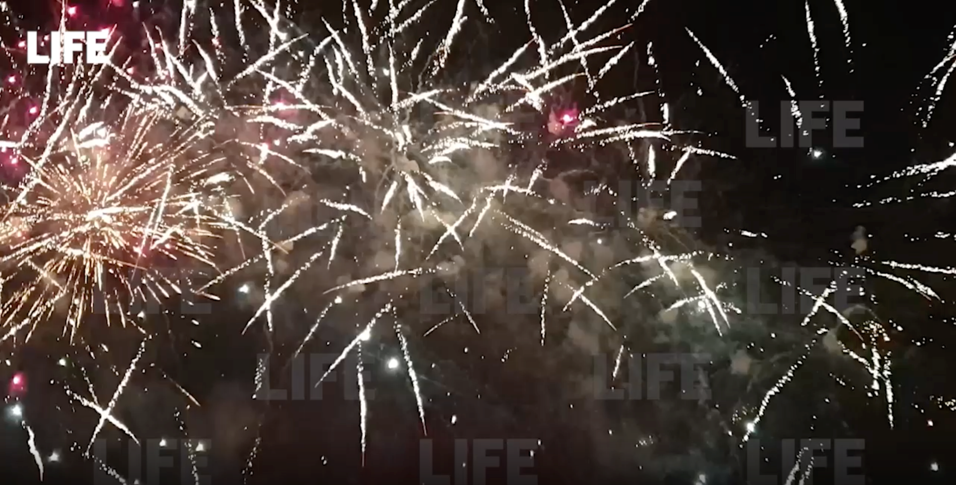 С днём рождения, столица!: В Москве в День города отгремел праздничный салют