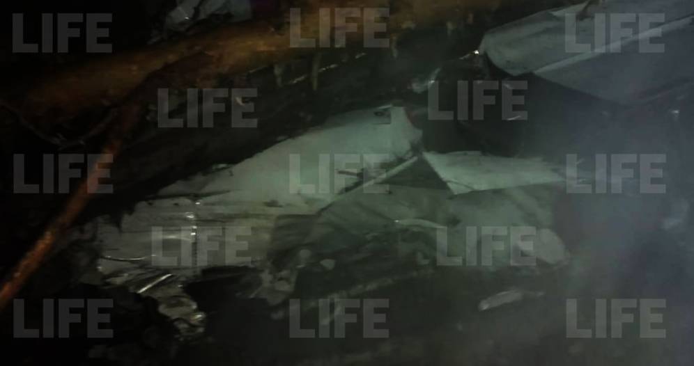 Люди стучали по корпусу: Трёх человек достали живыми из-под обломков разбившегося в Иркутской области L-410