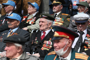 Собянин вдвое увеличил размер матпомощи ветеранам к годовщине битвы под Москвой
