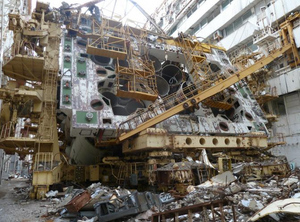 Монтажно-испытательный комплекс с кораблём "Буран" после обрушения кровли. Фото © Wikimapia.org