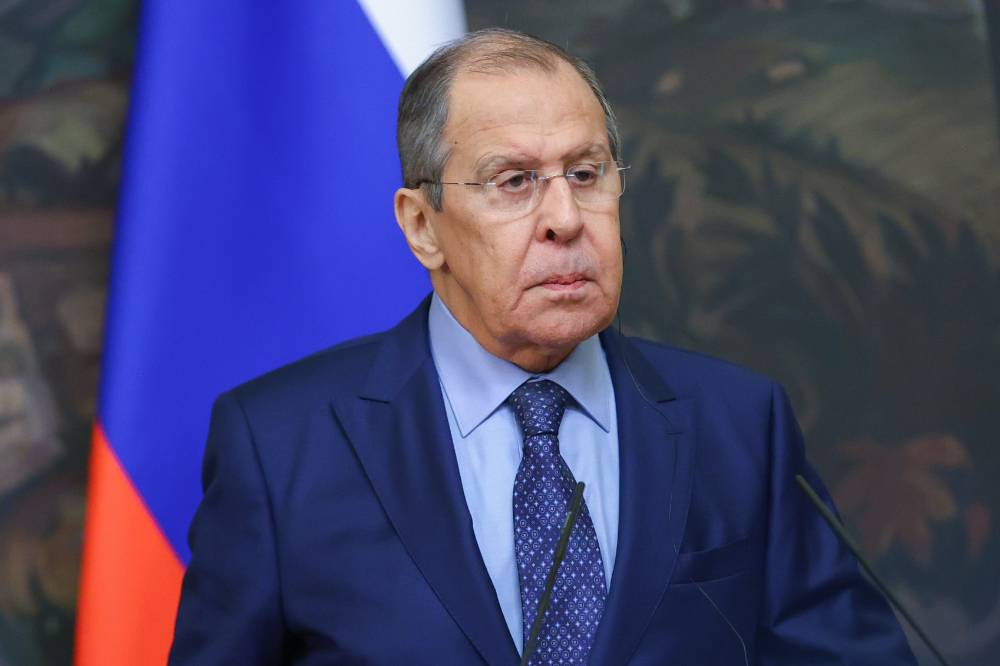 Проситель с вытянутой рукой: Лавров призвал Киев иметь достоинство и перестать постоянно что-то клянчить