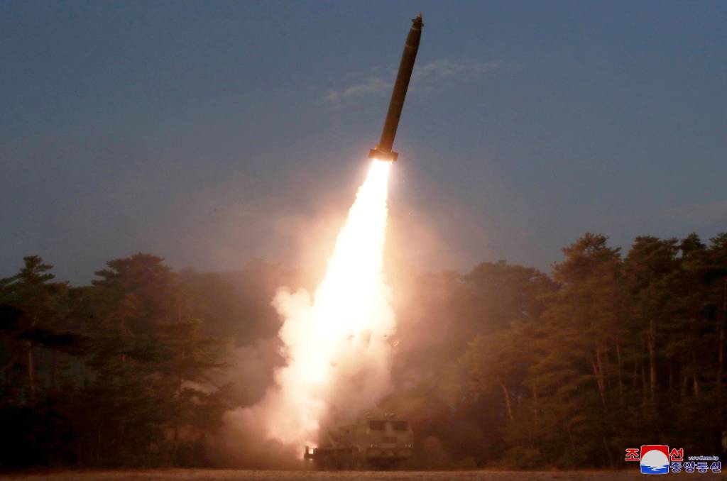В Кремле отреагировали на запуск КНДР двух ракет в сторону Японского моря