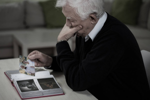 Поменяться пенсией: Выгодно ли получать пенсионные выплаты за умершего супруга