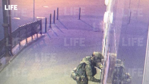Лайф публикует фото момента нападения на полицейский участок под Воронежем