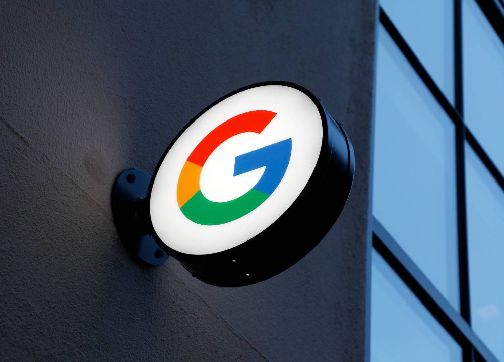 Роскомнадзор ждёт реакции Apple и Google на требование удалить приложение УГ
