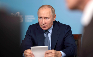 Путин призвал не забывать вовремя ревакцинироваться от коронавируса
