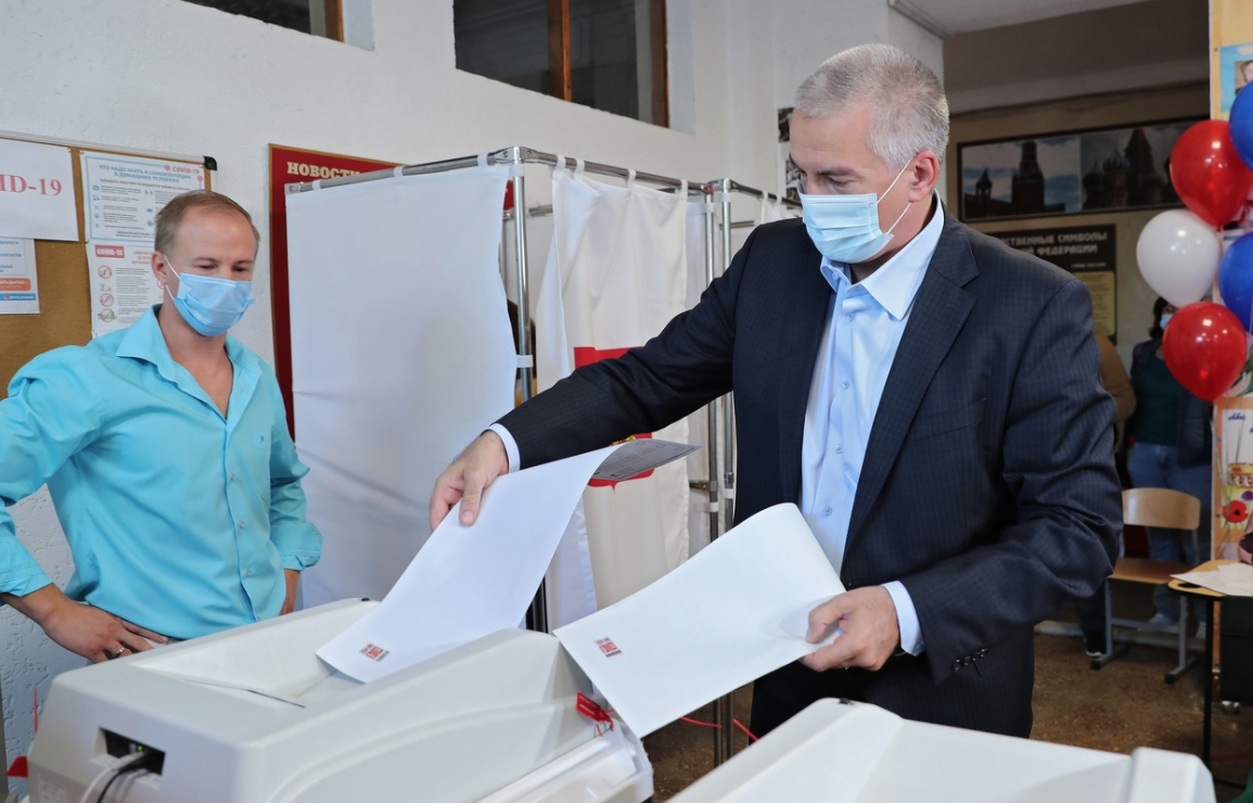 Глава Крыма Сергей Аксёнов проголосовал на выборах в Госдуму