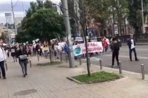 "Стоп, геноцид!": Сотни украинцев устроили в центре Киева марш протеста против карантина и вакцинации