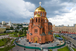Патриарх Кирилл освятил в Волгограде воссозданный собор Александра Невского