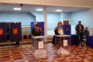 Матвиенко проголосовала на думских выборах на участке в Петербурге