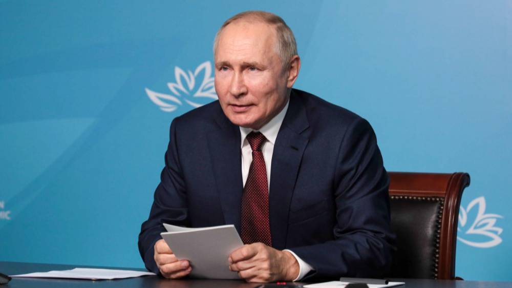 Путин призвал оказать помощь в реабилитации жителей Дальнего Востока после ковида