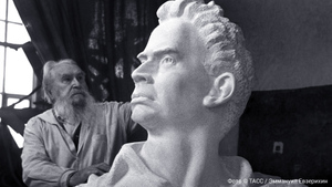 Предсказания о конце света: Советский скульптор и мистик предупреждал СССР о нападении Гитлера и зашифровал смерть Сталина