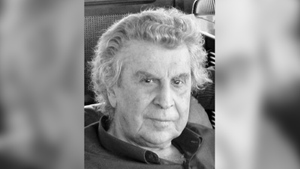 Известный композитор и автор сиртаки умер на 97-м году жизни