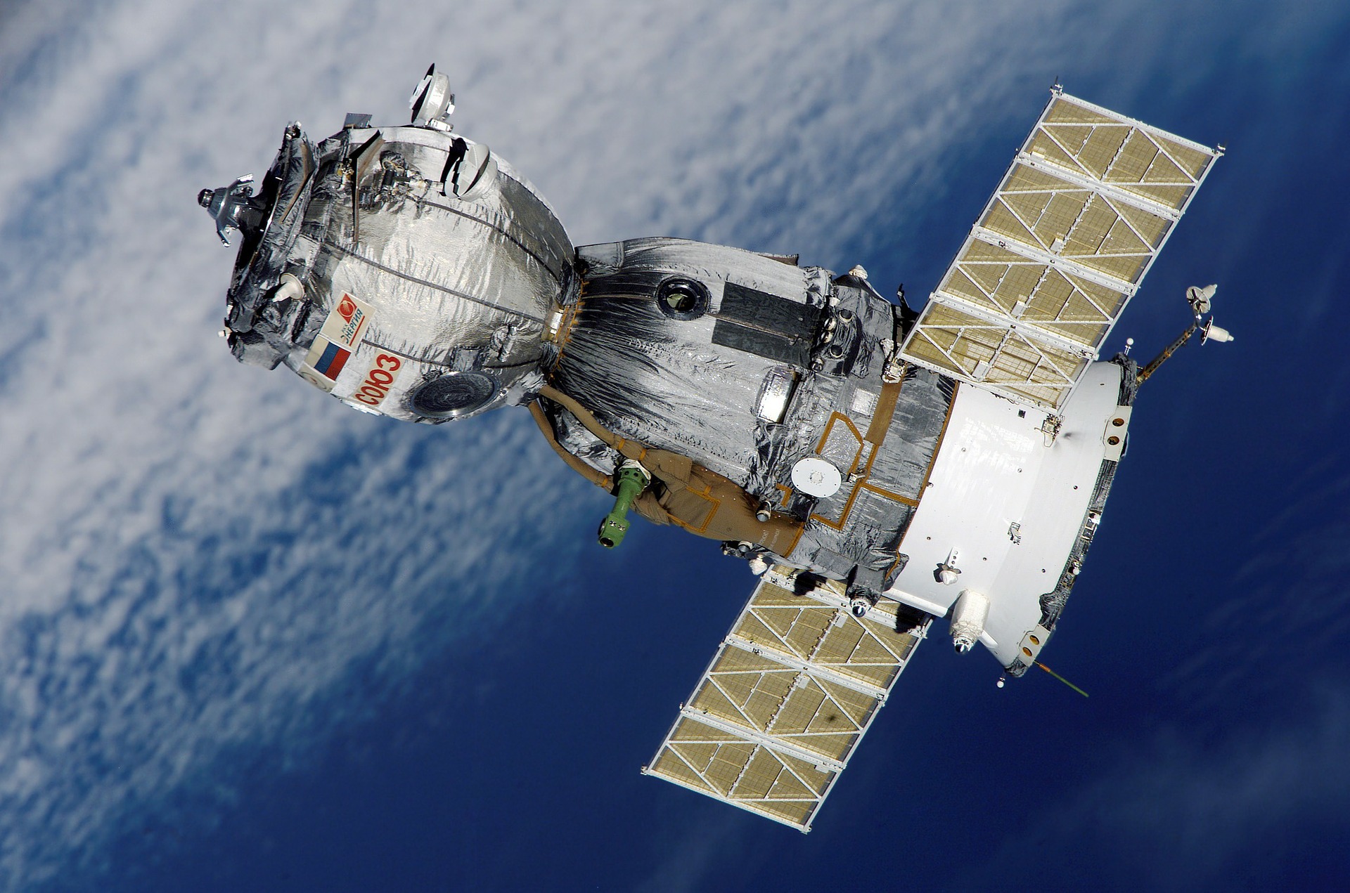 "Роскосмос" и РАН предложили начать создание новой орбитальной станции