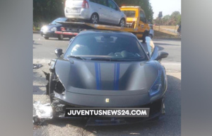Полузащитник "Ювентуса" попал в аварию на своём Ferrari