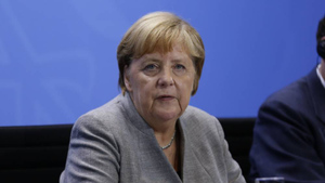 Меркель аплодировали стоя на последнем митинге ХДС/ХСС