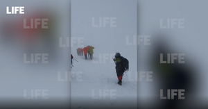 Непогода помешала спасателям спустить тела погибших с Эльбруса