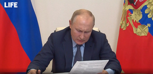Путин попросил СМИ "поменьше ковыряться в грязном белье"