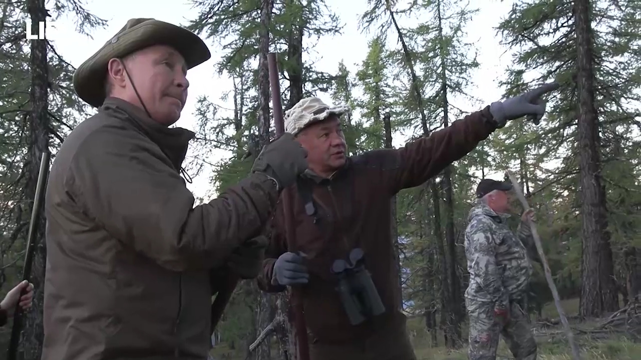 Рыбалка, прогулки и костёр у палатки: Опубликовано видео с отдыха Путина и Шойгу в сибирской тайге