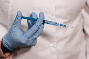 Страны "Четвёрки" договорились выпустить минимум миллиард вакцин от ковида к 2022 году