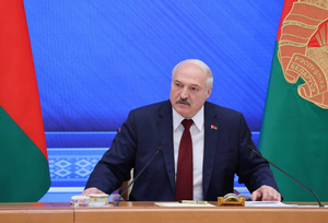 Лукашенко дал один месяц на доработку проекта новой конституции