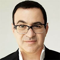 <p>Какая солидарность? С кем? Плевать я хотел на всех этих комиков! Среди них шизофреники, маньяки, наркоманы, твари, мерзавцы, отвратительные типы. Какая солидарность? Среди них хорошие люди, примерные люди, приятные ребята, я их очень люблю. Я не буду никогда в жизни отвечать за комиков!</p>