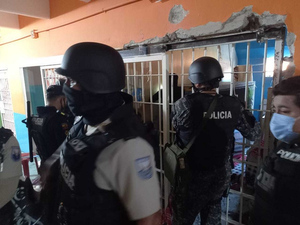 Больше ста человек перестреляли в эквадорской тюрьме