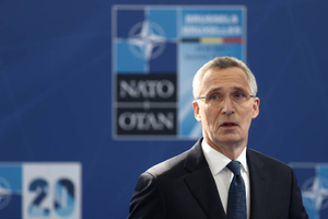 Столтенберг призвал Россию вести себя "прозрачно и предсказуемо" на военных учениях