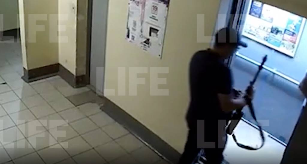 Застреленный в лифте житель Казани мог вести бизнес с семьёй убийцы