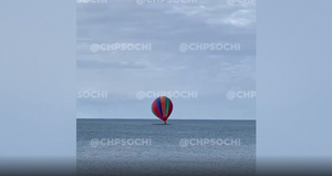 "Паники не было": Пассажирка рассказала о спасении из воздушного шара, "приземлившегося" в море в Сочи