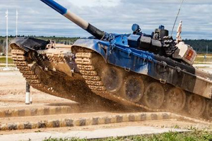 Российские военные победили в танковом биатлоне на АрМИ-2021