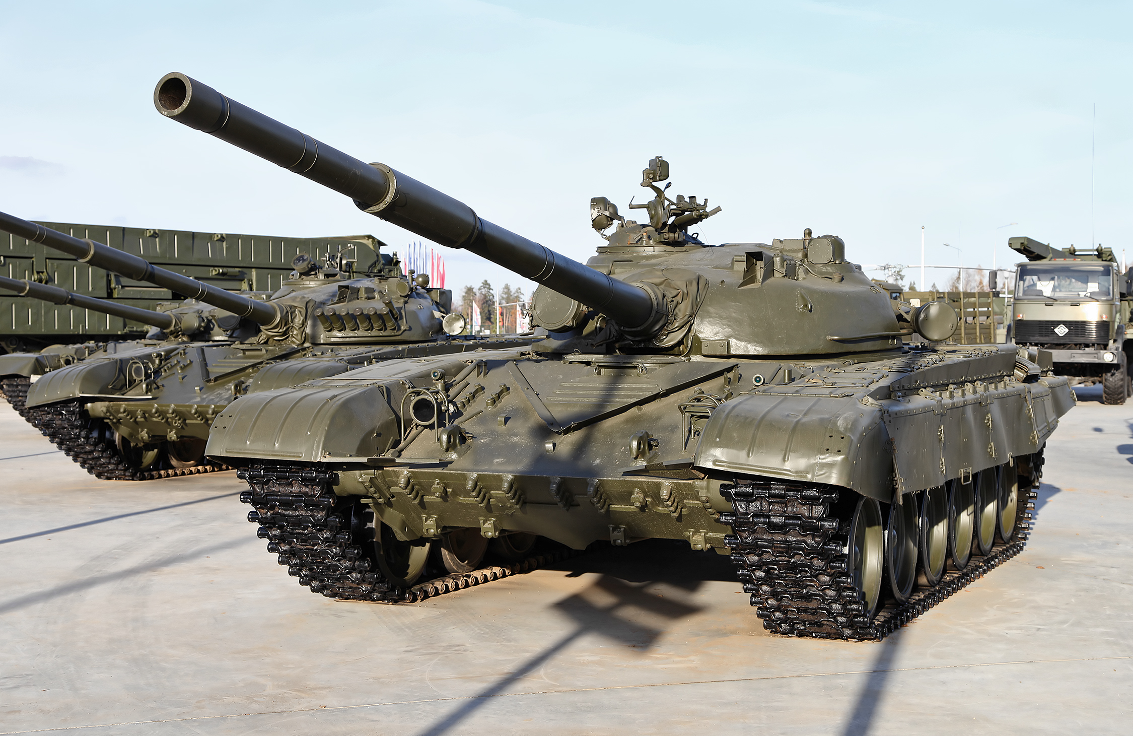 Командующий Сухопутными войсками Мьянмы восхитился российскими танками Т-72