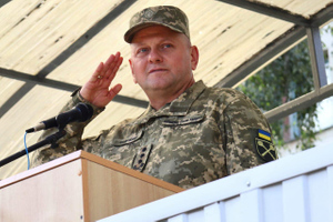 Главком армии Украины захотел проехать на танке по Красной площади и Арбату
