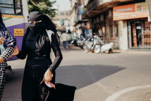 Талибы приказали учащимся женщинам носить закрывающий лицо никаб