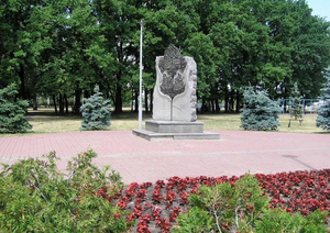 В Киеве спустя 20 лет демонтировали памятник дружбе с Москвой