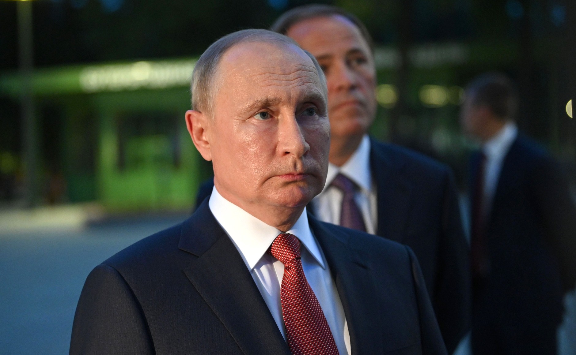 Путин выразил соболезнования в связи с гибелью главы МЧС Зиничева