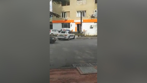 Вооружённый мужчина захватил заложников в здании банка в Грузии