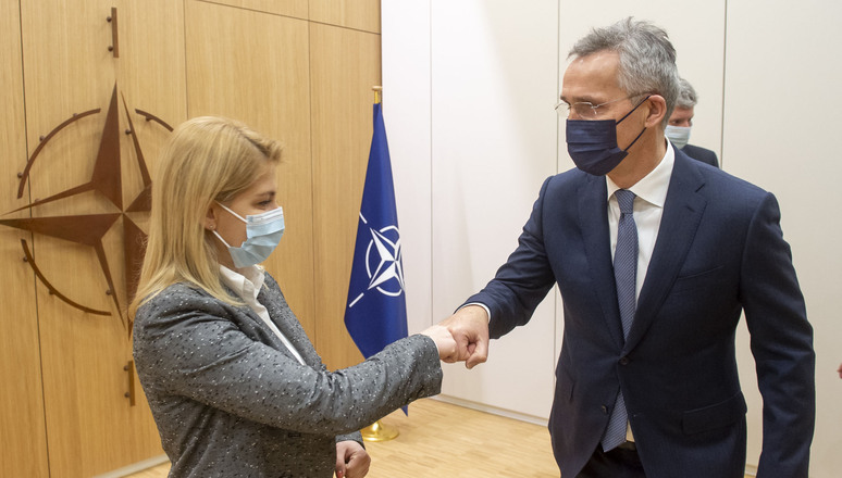 Вице-премьер Украины Стефанишина обсудила с НАТО "болезненные санкции" против РФ