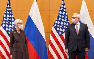 Рябков заверил на переговорах с США, что у России нет намерений "нападать" на Украину
