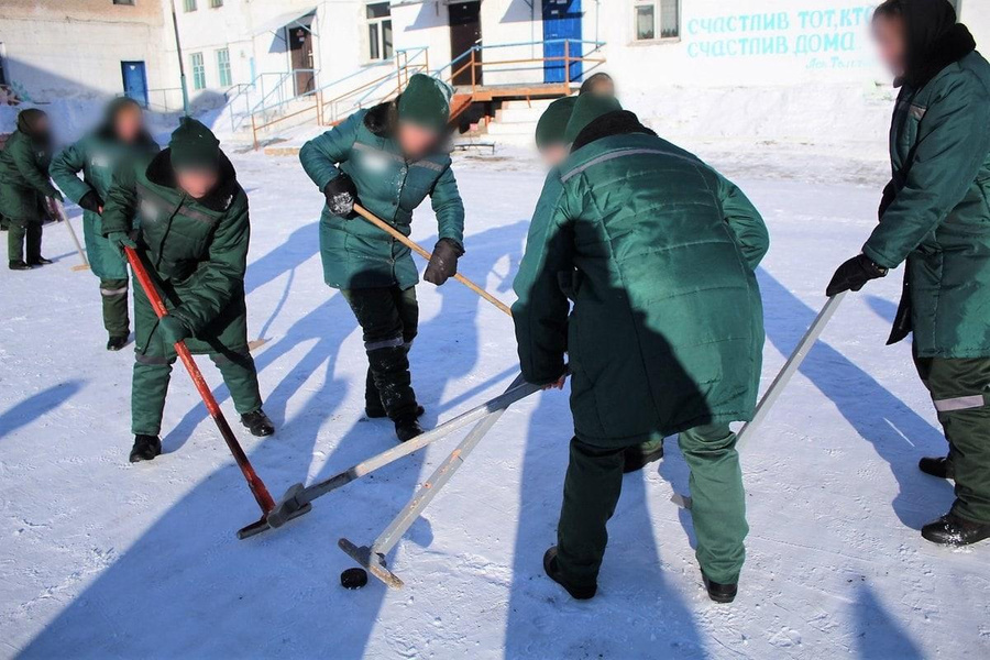 В бурятской колонии провели турнир по "хоккею со швабрами". © УФСИН РФ по Республике Бурятия