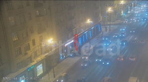 В центре Москвы водитель не справился с управлением и влетел в здание