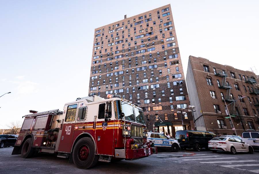 <p>Пожар в Нью-Йорке © ТАСС / EPA / JUSTIN LANE</p>