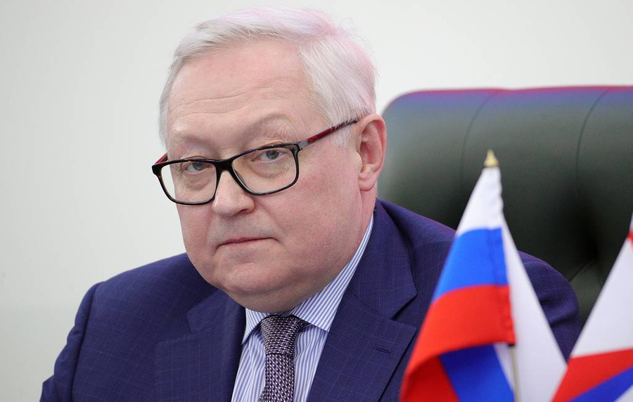 Рябков заявил, что Россия справится с последствиями новых санкций США