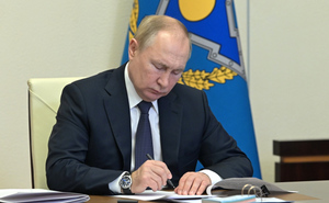 Песков: Путин на встрече с Шойгу заслушает доклад о работе миротворцев ОДКБ в Казахстане