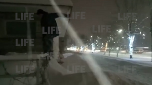 Лайф публикует видео жёсткого удара о турник, от которого умер 18-летний житель Обнинска