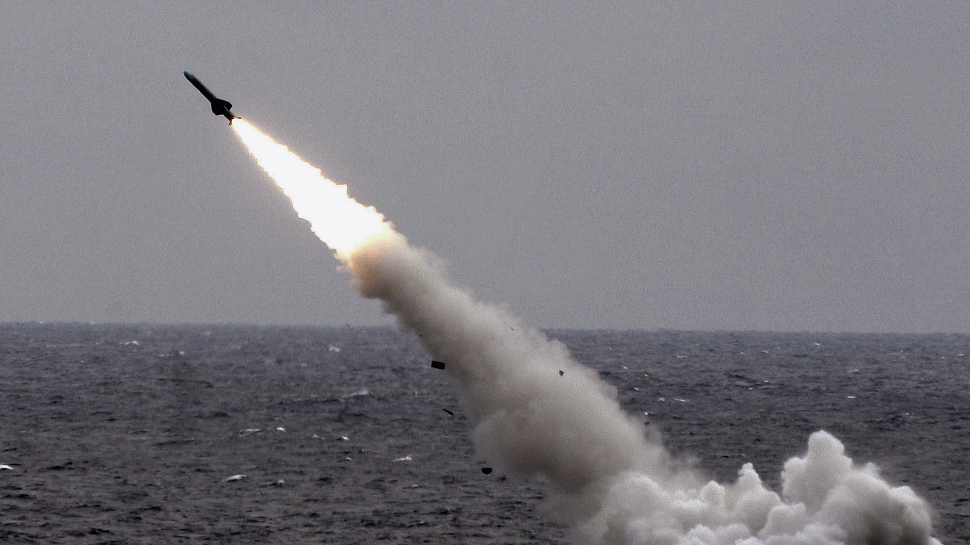 В Токио заявили о новом ракетном запуске КНДР в сторону Японского моря