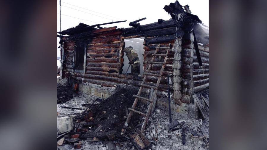 <p>Три человека погибли при пожаре в Челябинской области © VK /<a href="https://vk.com/wall-57604288_1086826" target="_blank" rel="noopener noreferrer"> "Агентство чрезвычайных новостей Челябинск"</a></p>